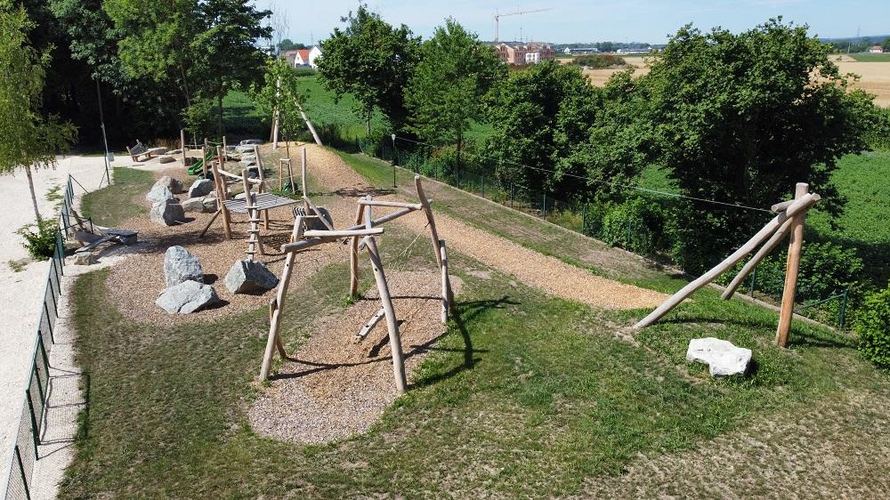 Spielplatz mit Spielgeräten
